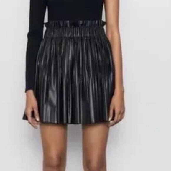 Olivaceous Dresses & Skirts - Olivaceous Black Faux- Leather Pleated Mini Skirt Black Size Small